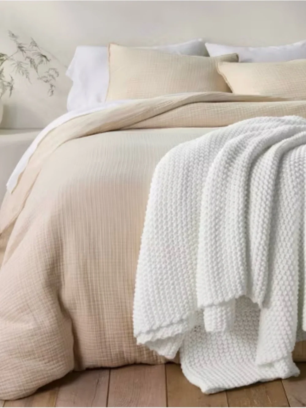 Casaluna Cream Cotton Comforter Set with White Knit Throw